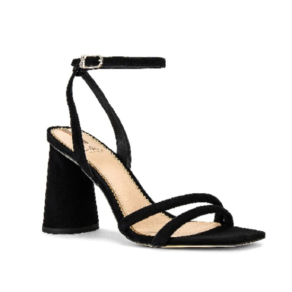 Sam edelman kia sandal size: 9